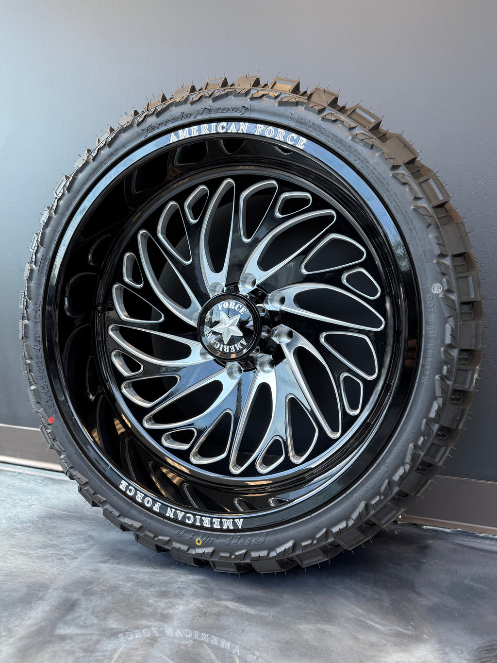 24x12 American Force Jolt 8x180 & 33x13.50R24 AMP MT