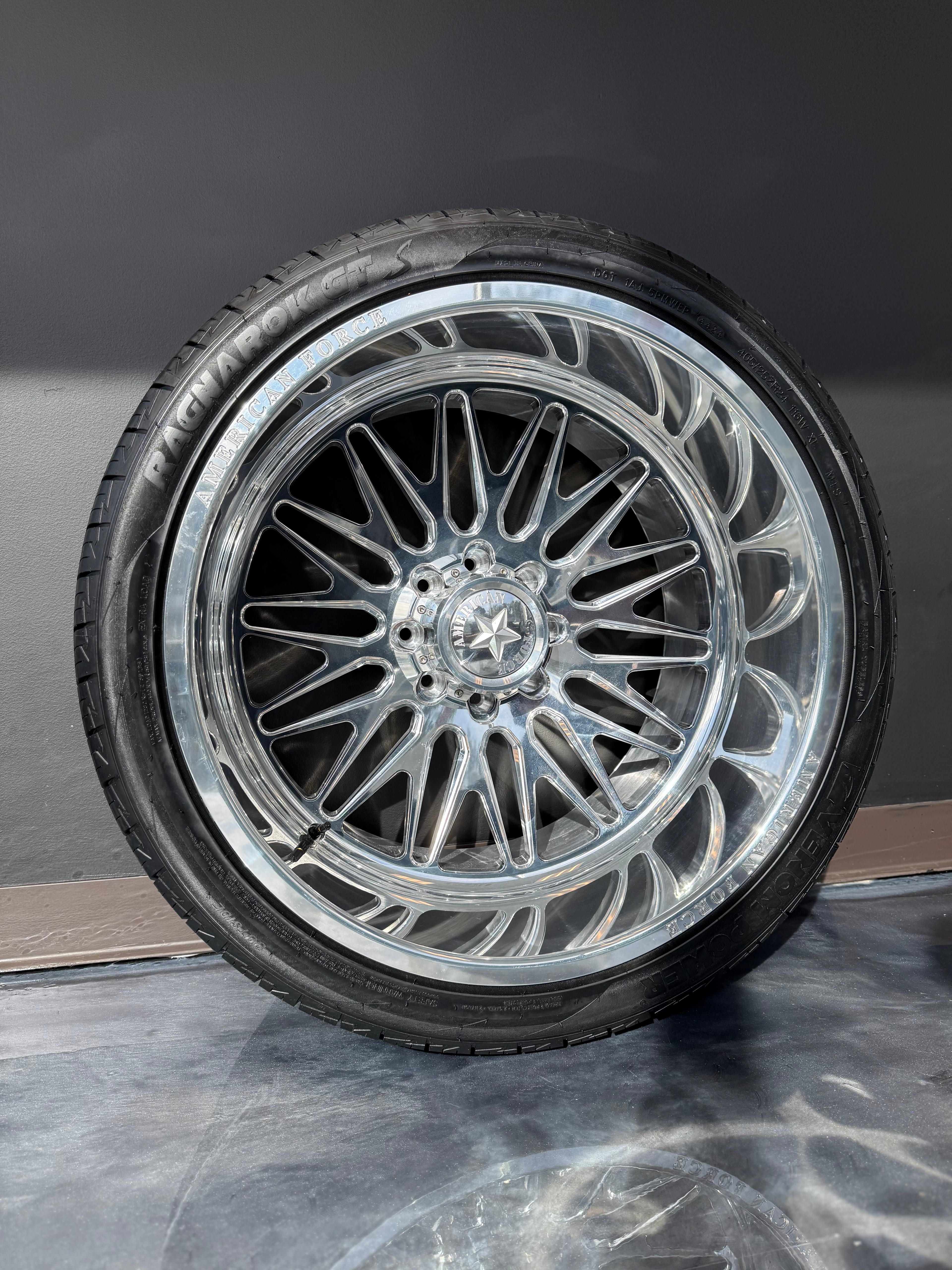 24x14 American Force Smooth 8x6.5 & 405/25R24 Venom Ragnarok