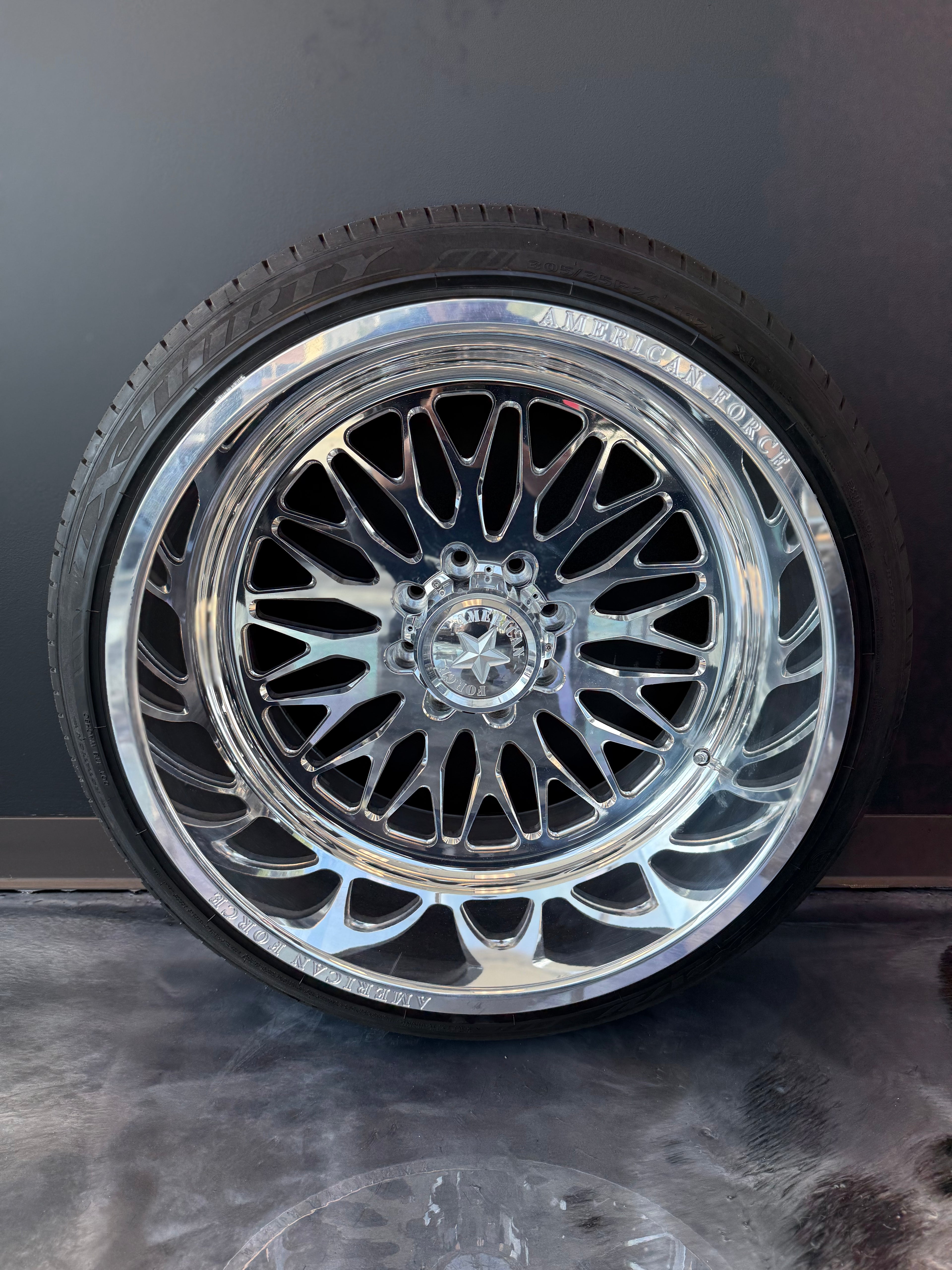 24x14 American Force Extort SS 8x6.5 & 305/35R24 Lexani - Like New Deal