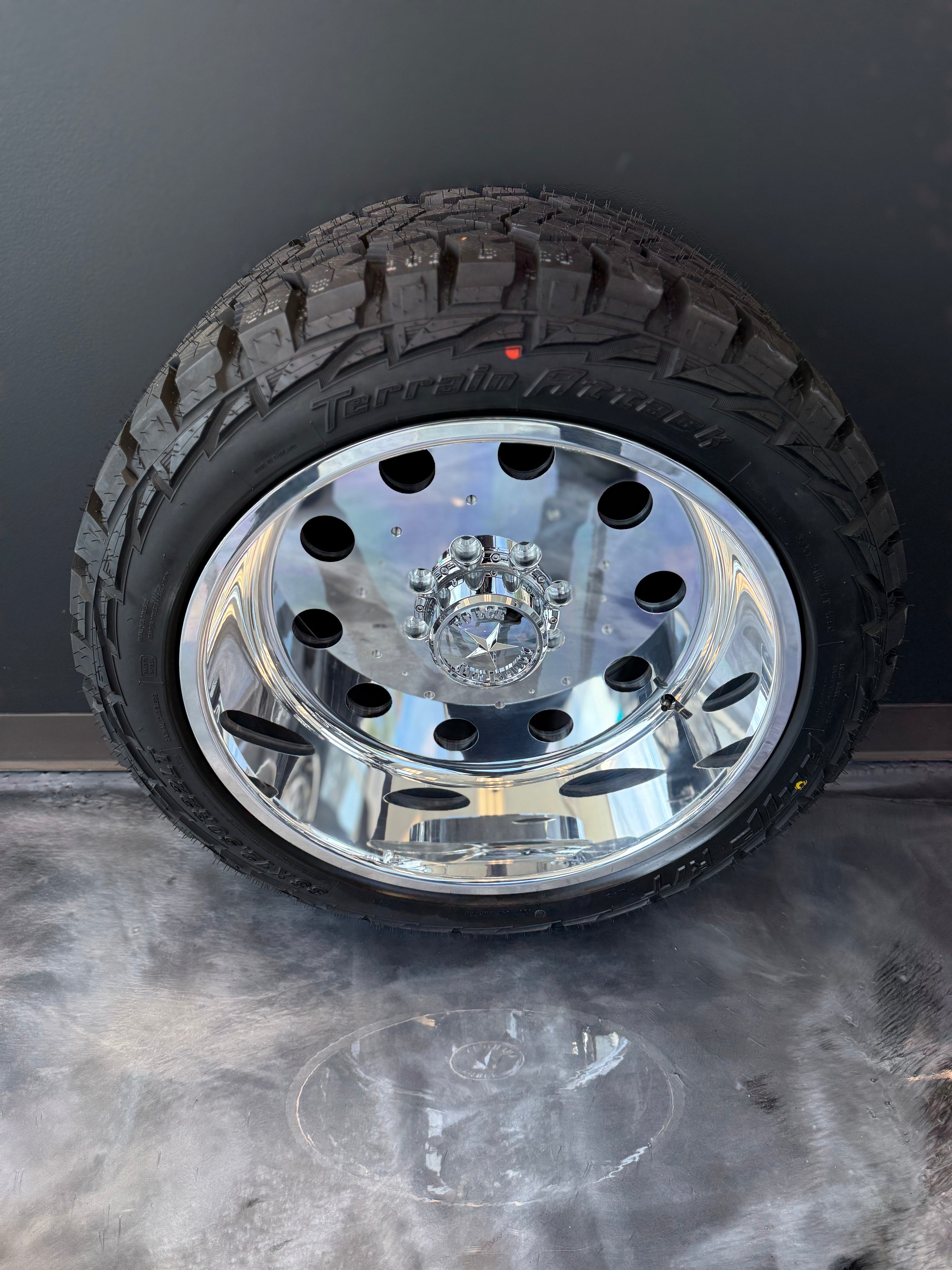 22x12 American Force Classic SS 8x170 & 33x12.50R22 AMP RT