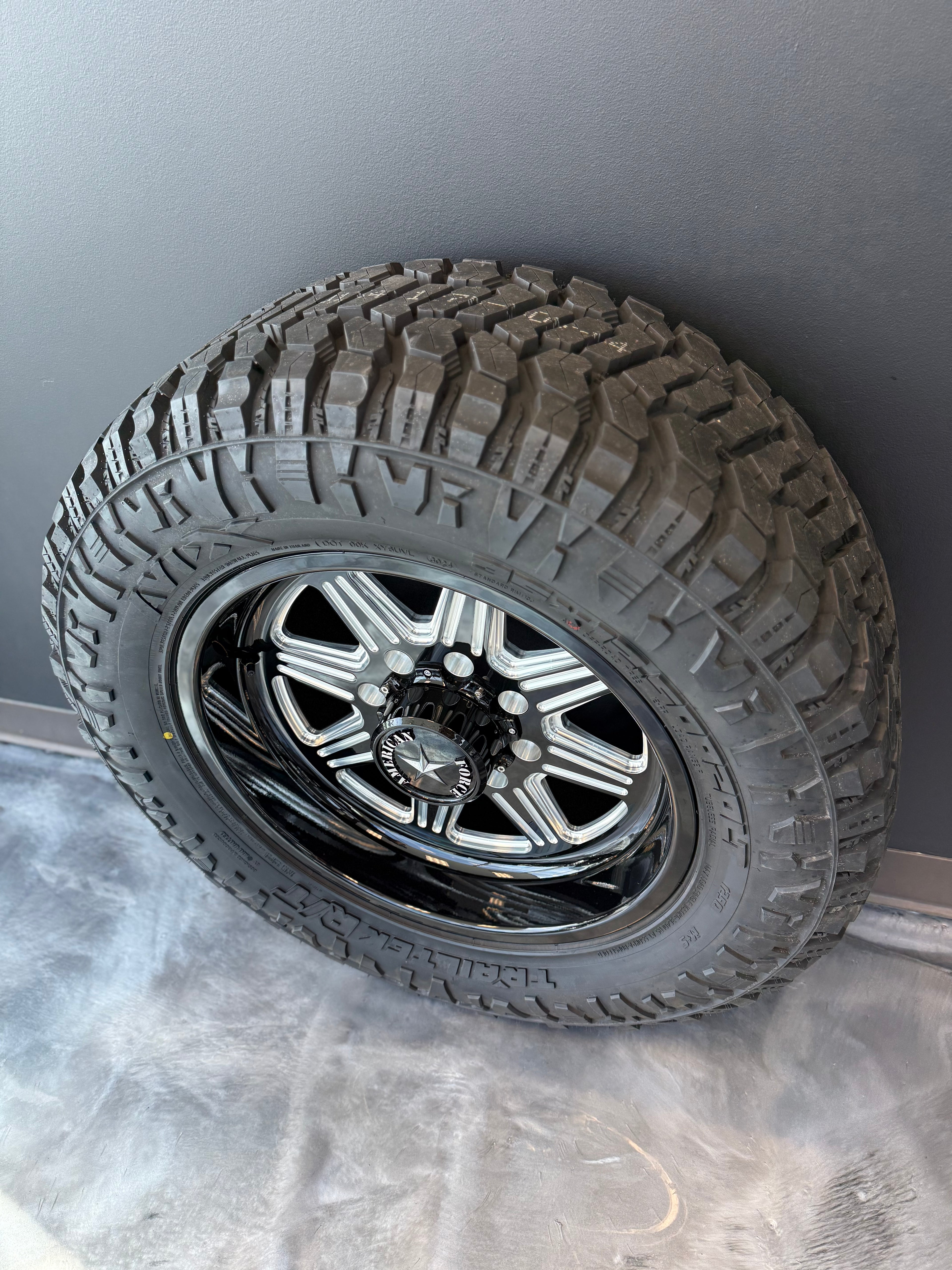 20x9 American Force Tempo 8x180 & 35x12.50R20 Avix RT - Blowout