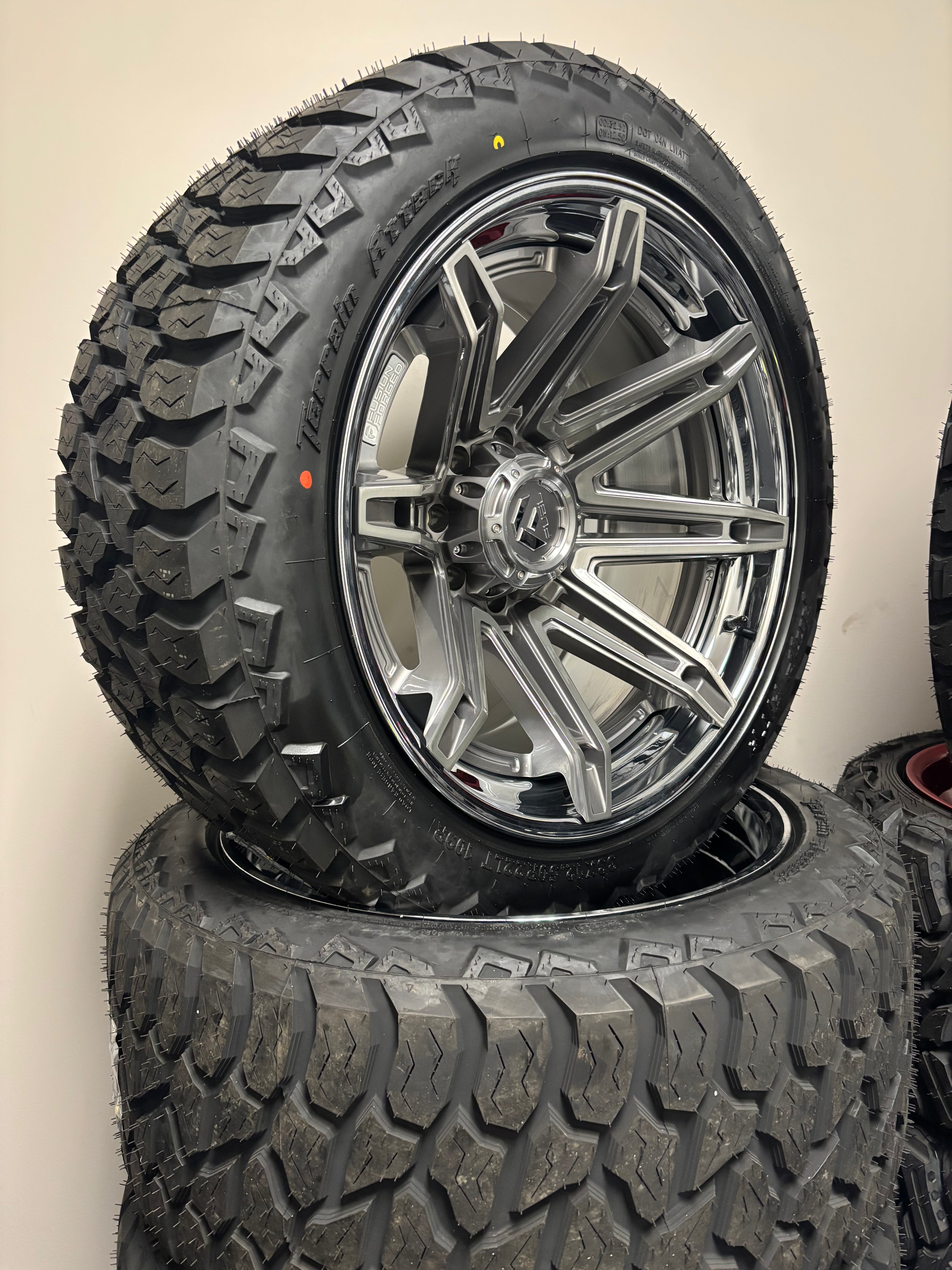22x12 Fuel Brawl FC401 PLTNM-CHR 8x6.5 & 33x12.50R22 AMP ATA