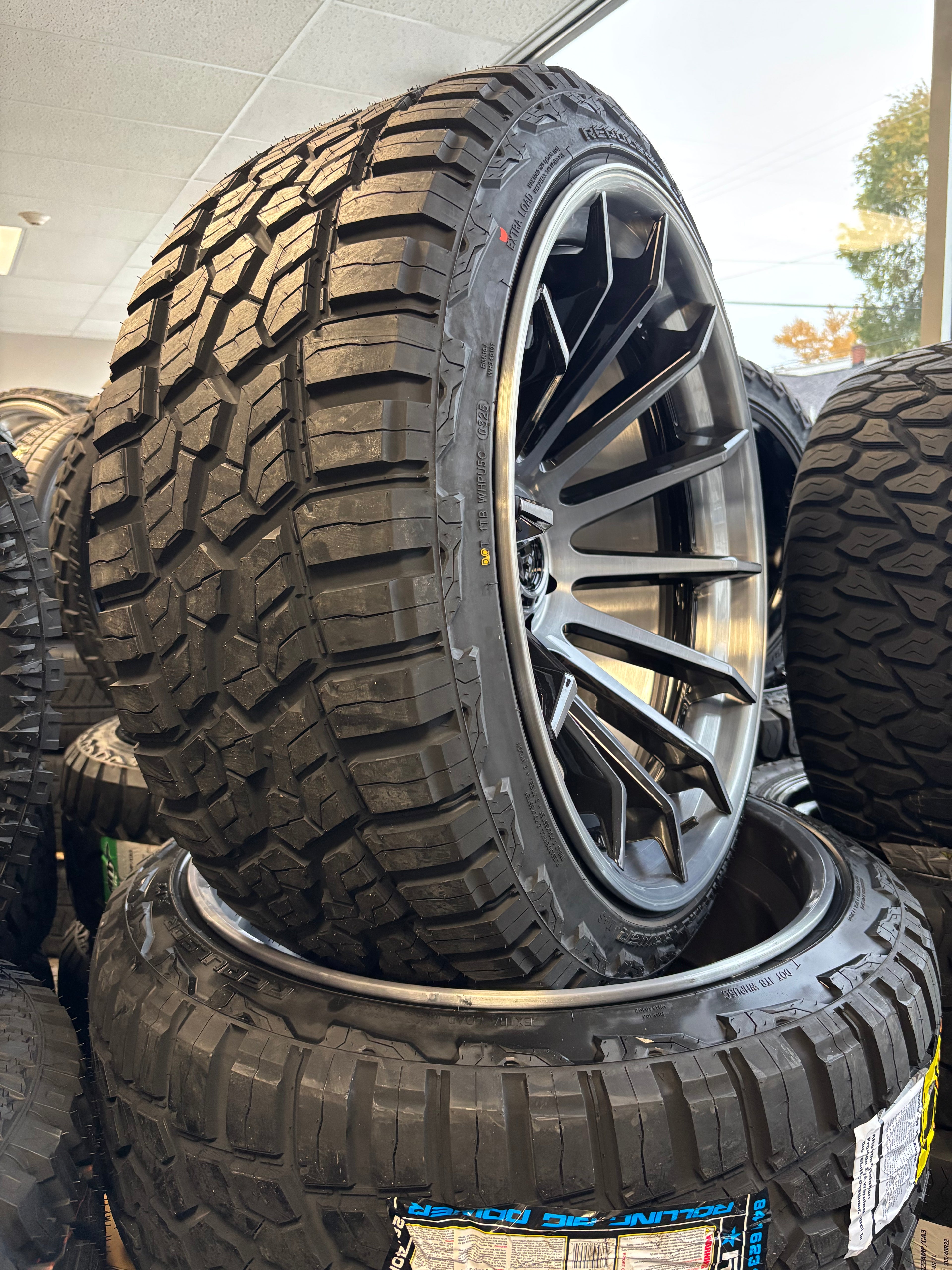 24x12 Fuel Burn FC403 G-BLK BRDT 6x5.5 & 285/40R24 RBP R/T